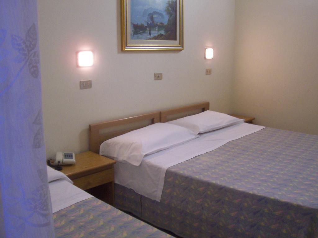 Hotel Pensione Romeo บารี ห้อง รูปภาพ