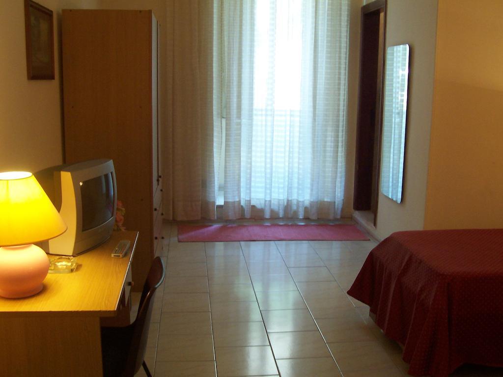 Hotel Pensione Romeo บารี ภายนอก รูปภาพ