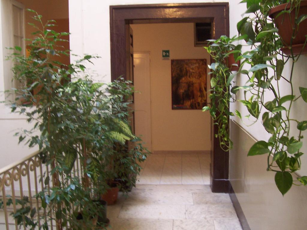 Hotel Pensione Romeo บารี ภายนอก รูปภาพ