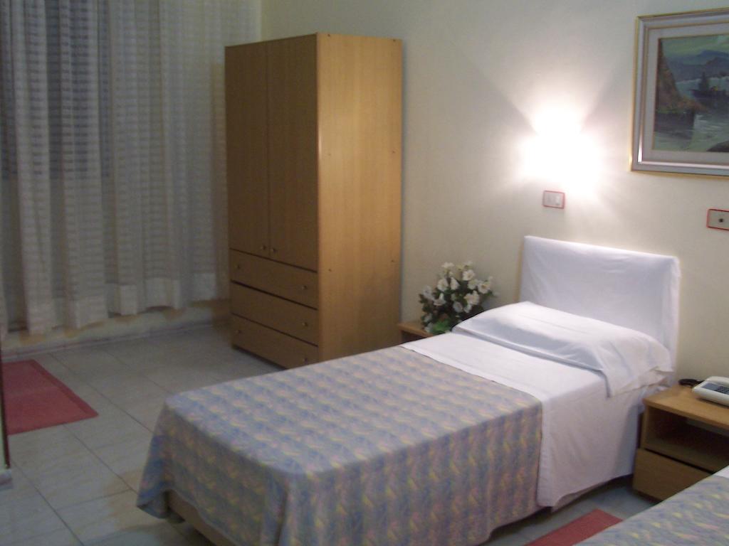 Hotel Pensione Romeo บารี ห้อง รูปภาพ