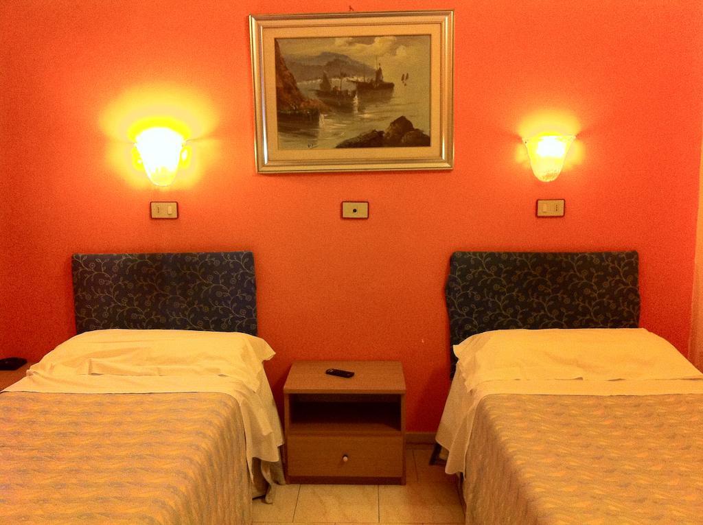 Hotel Pensione Romeo บารี ห้อง รูปภาพ