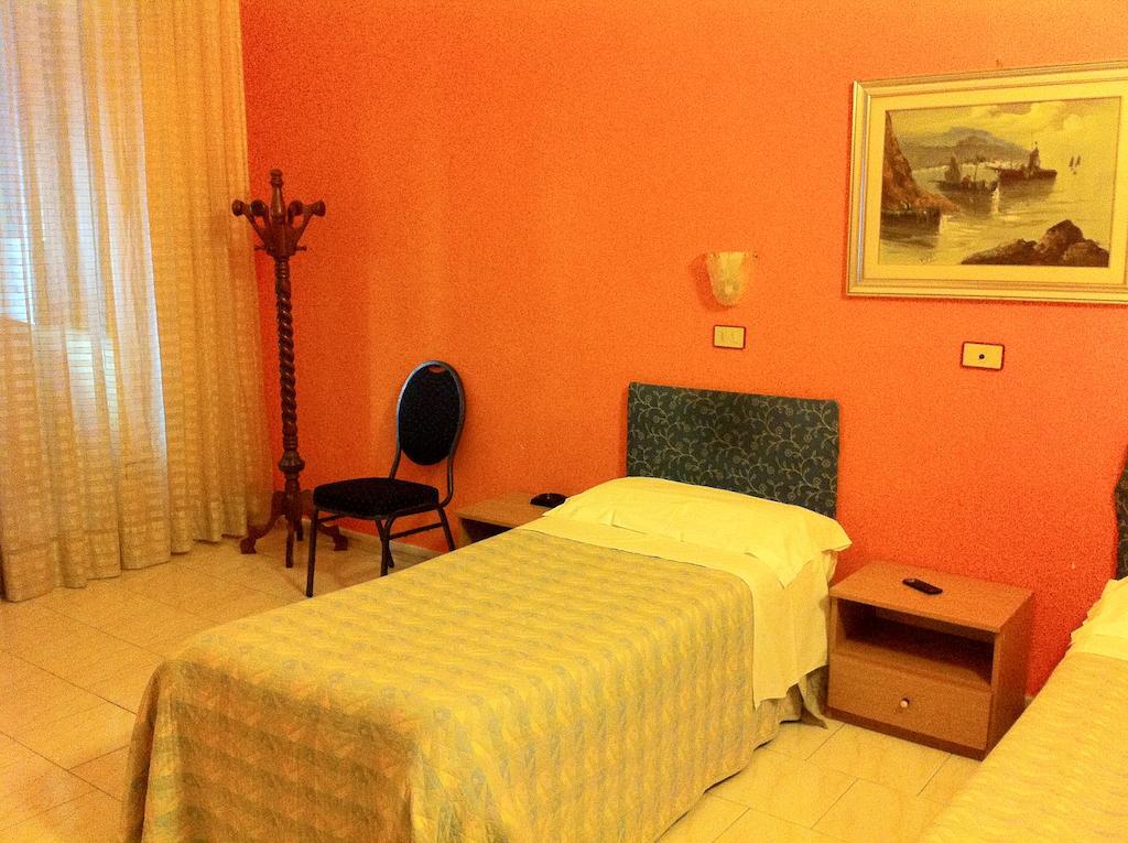 Hotel Pensione Romeo บารี ห้อง รูปภาพ