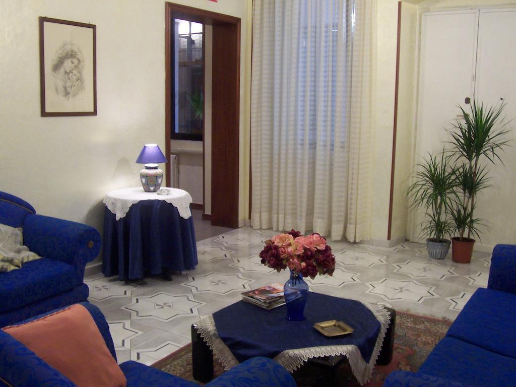 Hotel Pensione Romeo บารี ภายนอก รูปภาพ